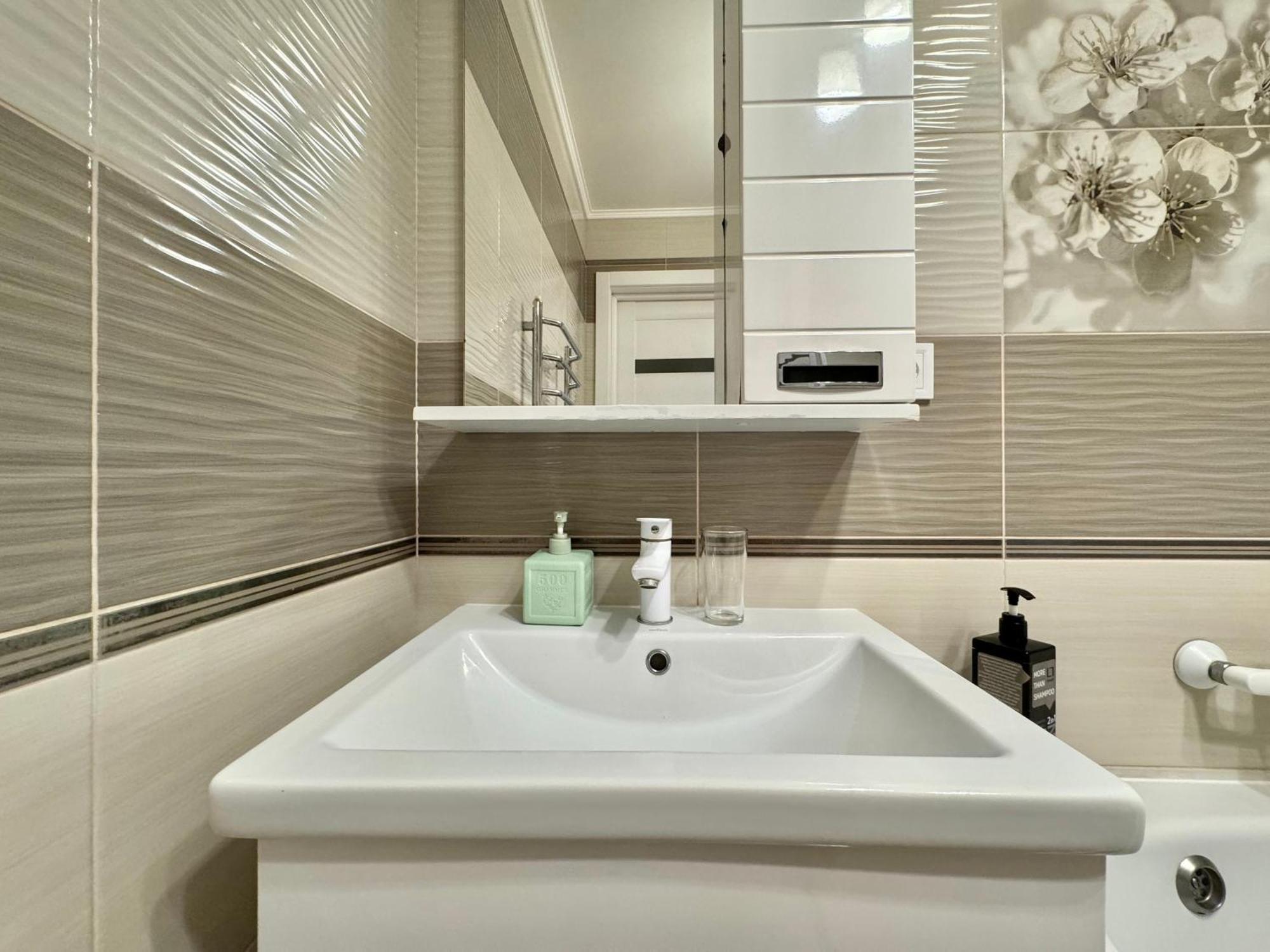 Apartpoltava Розкішна Студія З Кутовою Ванною, 1-Й Будинок Біля Корпусного Парку, Панорамний Балкон Luaran gambar