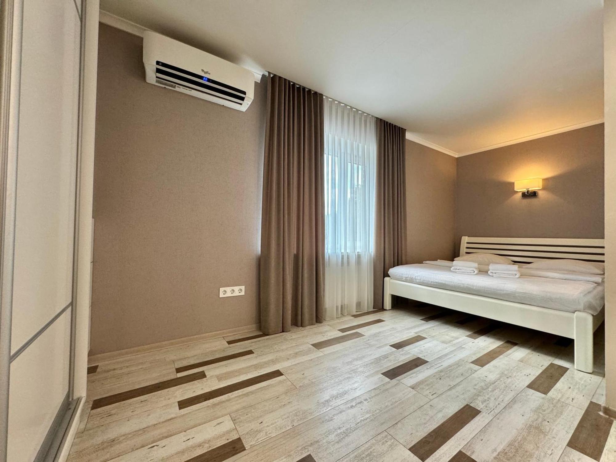 Apartpoltava Розкішна Студія З Кутовою Ванною, 1-Й Будинок Біля Корпусного Парку, Панорамний Балкон Luaran gambar