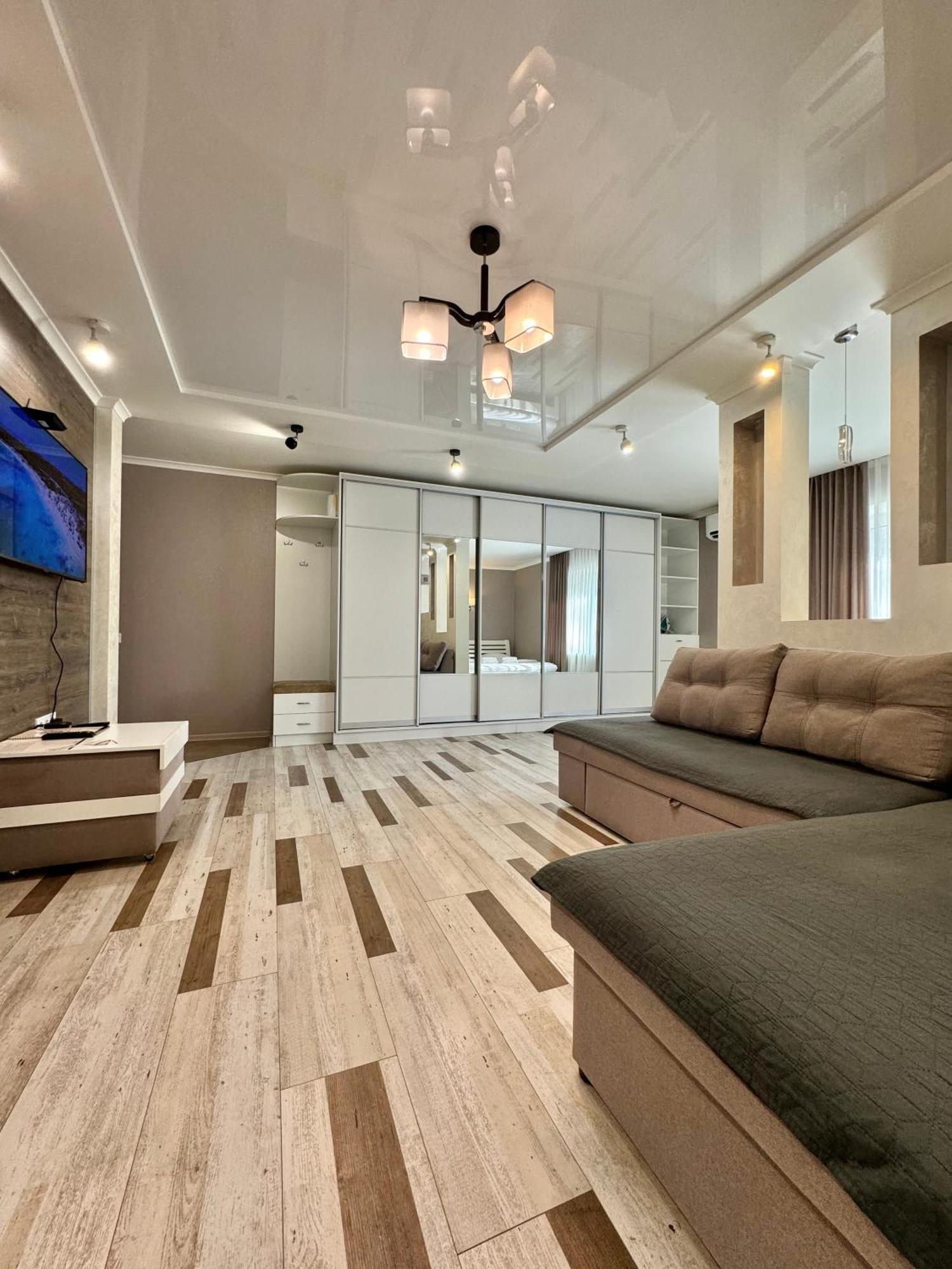 Apartpoltava Розкішна Студія З Кутовою Ванною, 1-Й Будинок Біля Корпусного Парку, Панорамний Балкон Luaran gambar