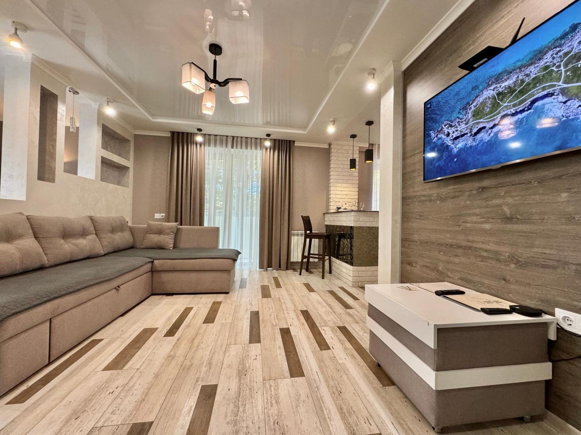 Apartpoltava Розкішна Студія З Кутовою Ванною, 1-Й Будинок Біля Корпусного Парку, Панорамний Балкон Luaran gambar